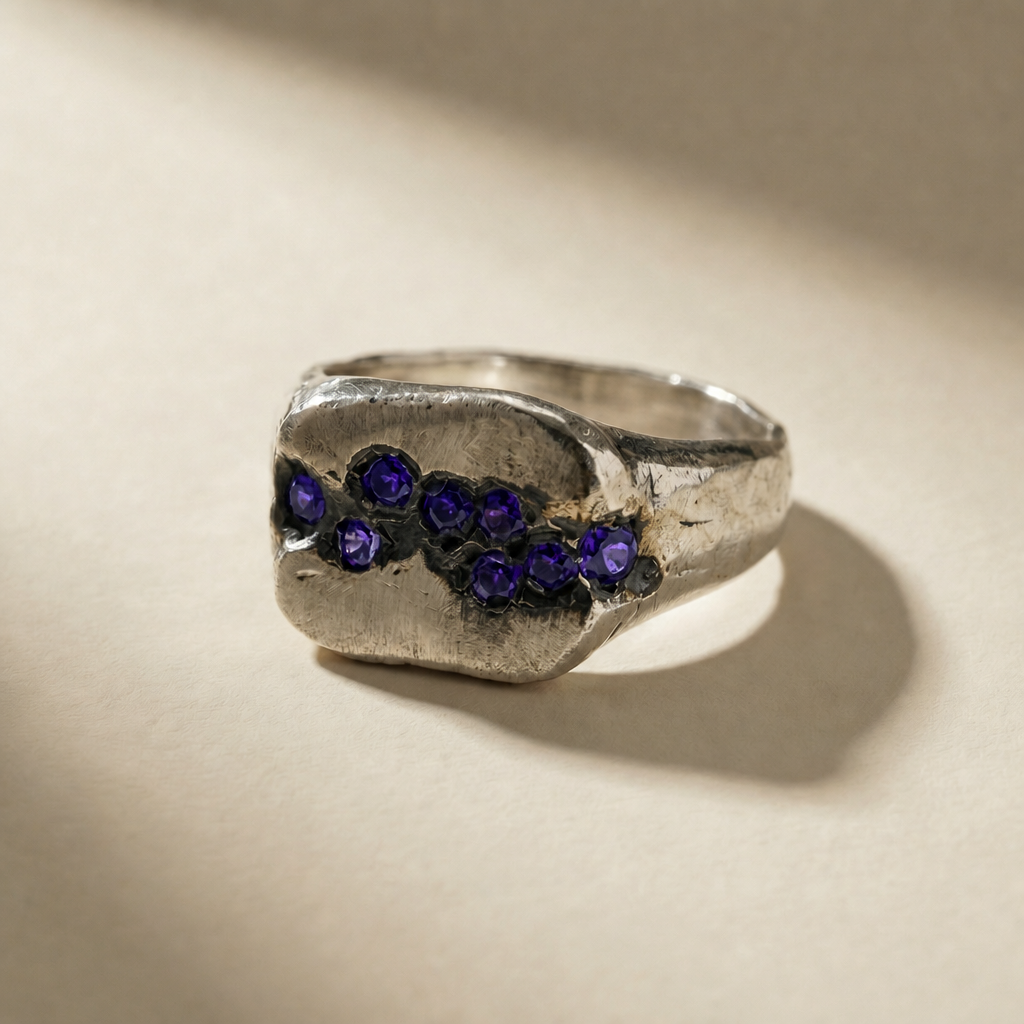 CUMULUS VESPER ring in volcanic-oxidized 925 silver with violet stones, handcrafted in Italy for you - Broken Hearts