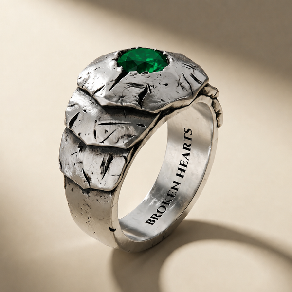 SCUTUM VIRIDIS ring in volcanic-oxidized 925 silver with green stones, handcrafted in Italy for you - Broken Hearts