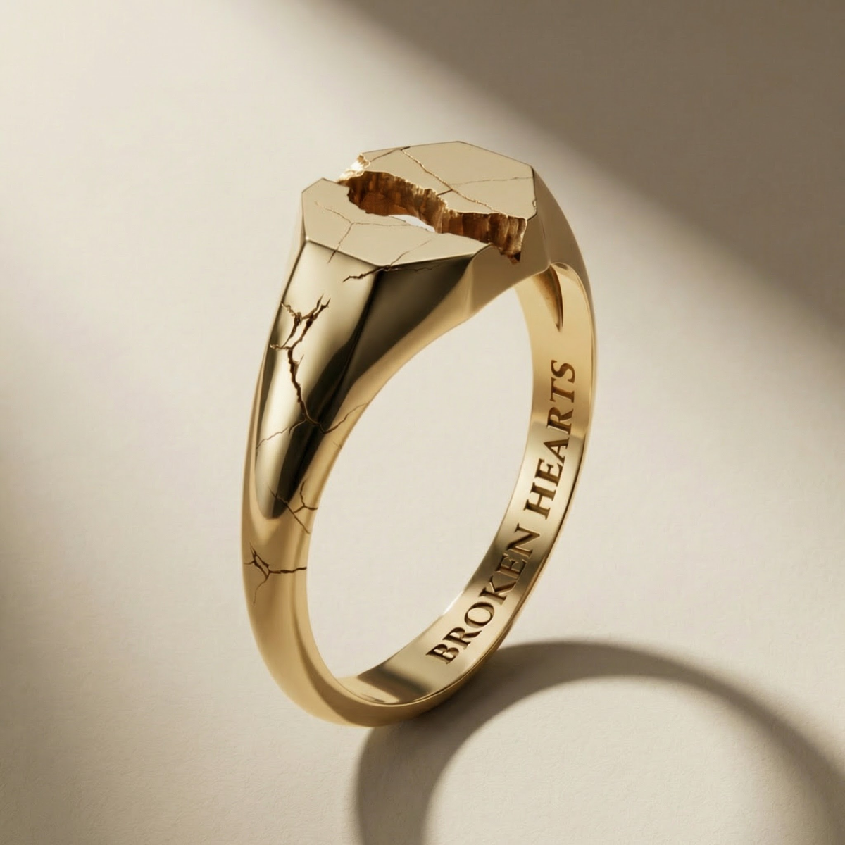 LAPIS AUREUM ring, solid 18kt gold, handcrafted in Italy for you - Broken Hearts