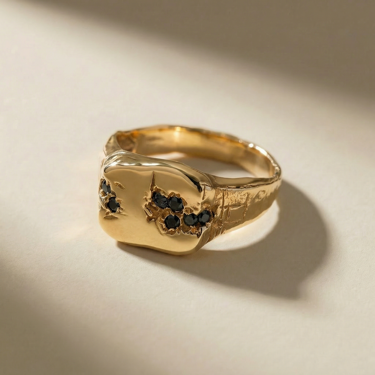 KLUSTER AUREUM NOX cluster ring, solid 18kt gold, with black stones, handcrafted in Italy for you - Broken Hearts