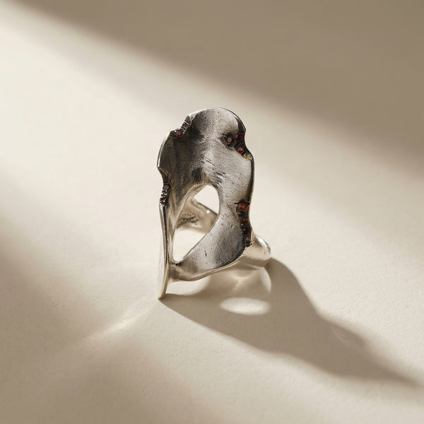FORMA ring in volcanic-oxidized 925 silver, handcrafted in Italy for you - Broken Hearts