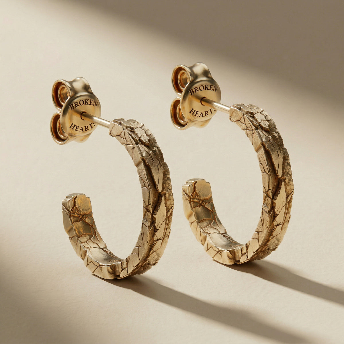 CORONA AUREUM hoop earrings, solid 18kt gold, handcrafted in Italy for you - Broken Hearts