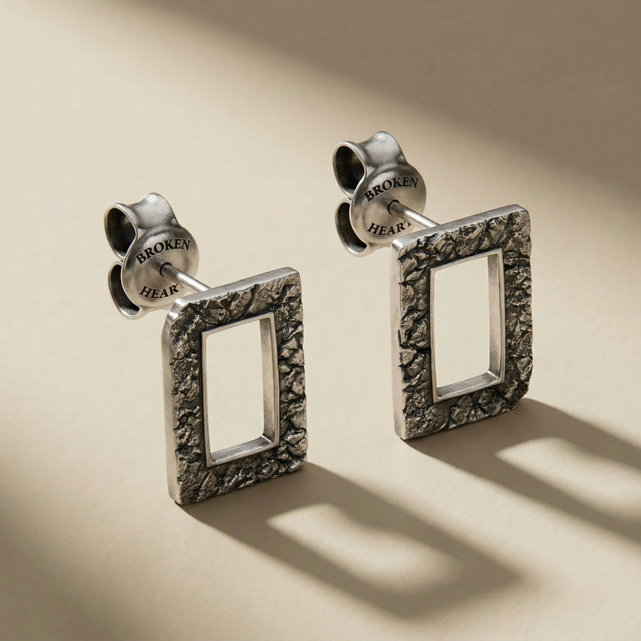 QUADRA stud earrings in volcanic-oxidized 925 silver, handcrafted in Italy for you - Broken Hearts