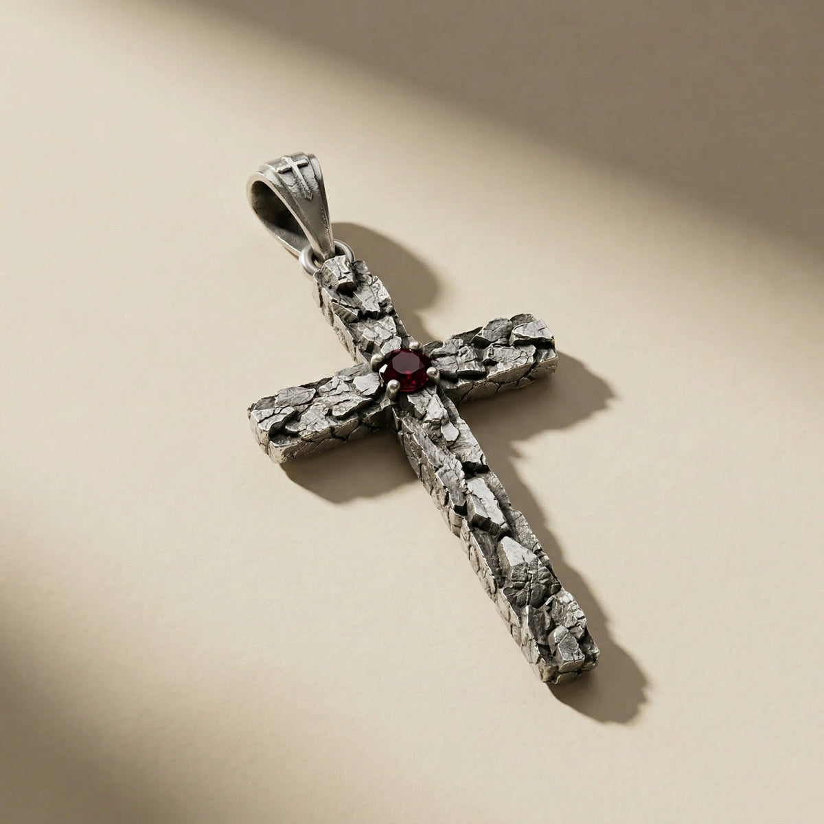 DEVOTIO SANGUINIS pendant in volcanic-oxidized 925 silver with red stones, handcrafted in Italy for you - Broken Hearts