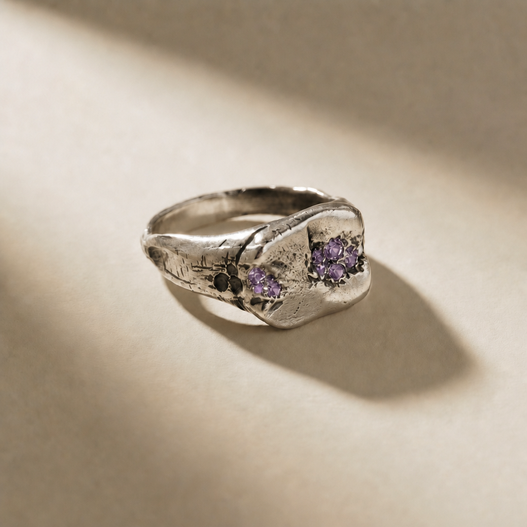 KLUSTER VESPER cluster ring in volcanic-oxidized 925 silver with violet stones, handcrafted in Italy for you - Broken Hearts