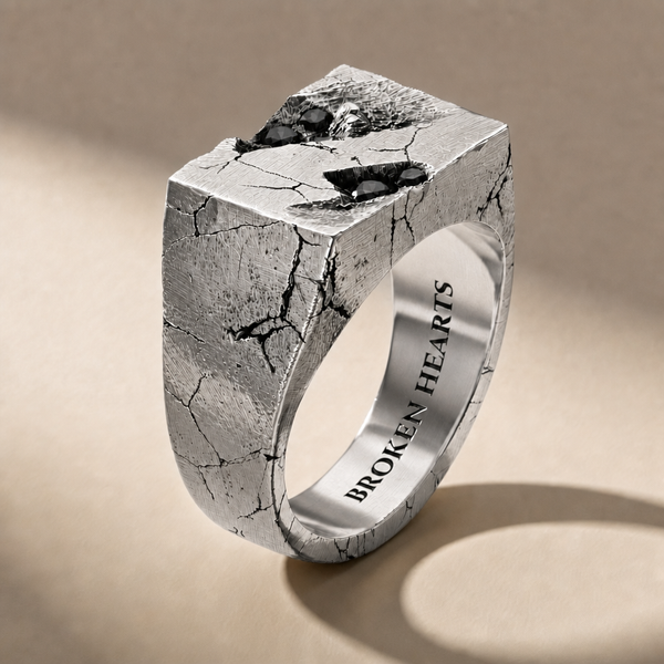 RELIC NOX ring in volcanic-oxidized 925 silver with black stones, handcrafted in Italy for you - Broken Hearts