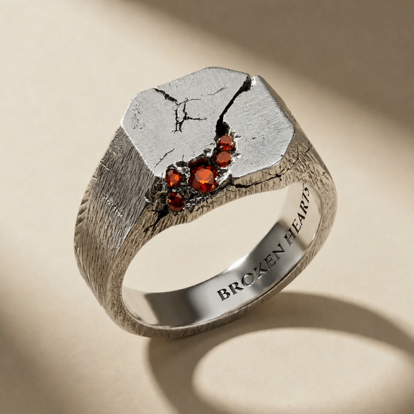 SCISSUM SANGUINIS ring in volcanic-oxidized 925 silver with red stones, handcrafted in Italy for you - Broken Hearts