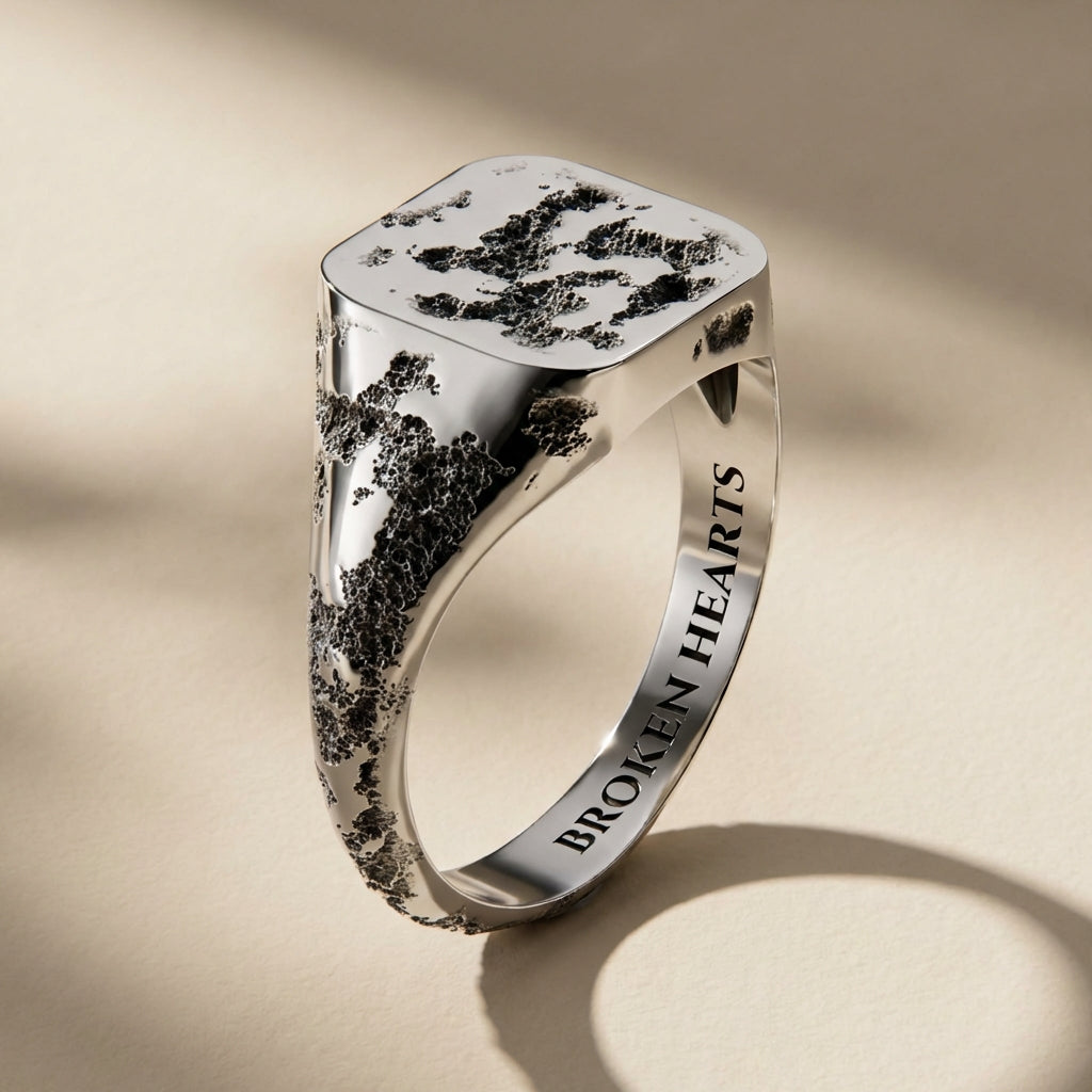 RUINA ring in volcanic-oxidized 925 silver, handcrafted in Italy for you - Broken Hearts