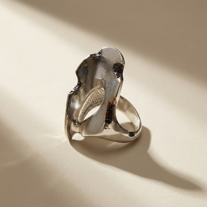 FORMA ring in volcanic-oxidized 925 silver, handcrafted in Italy for you - Broken Hearts