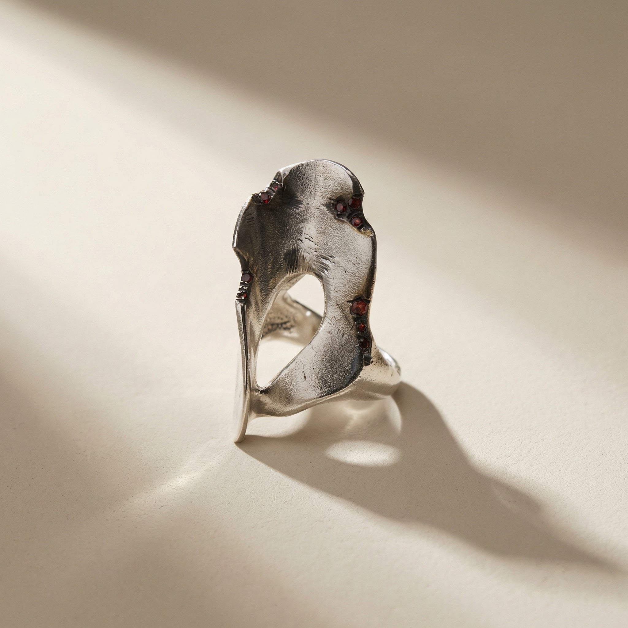 FORMA ring in volcanic-oxidized 925 silver, handcrafted in Italy for you - Broken Hearts