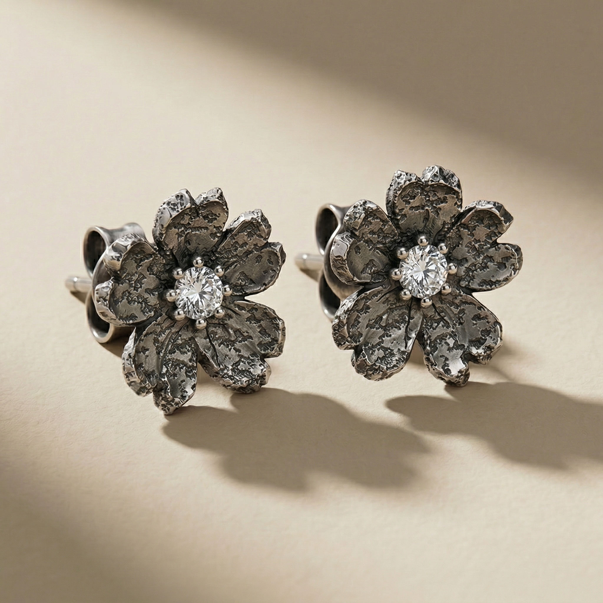 FLORIS LUX flower earrings in volcanic-oxidized 925 silver with white stones, handcrafted in Italy for you - Broken Hearts