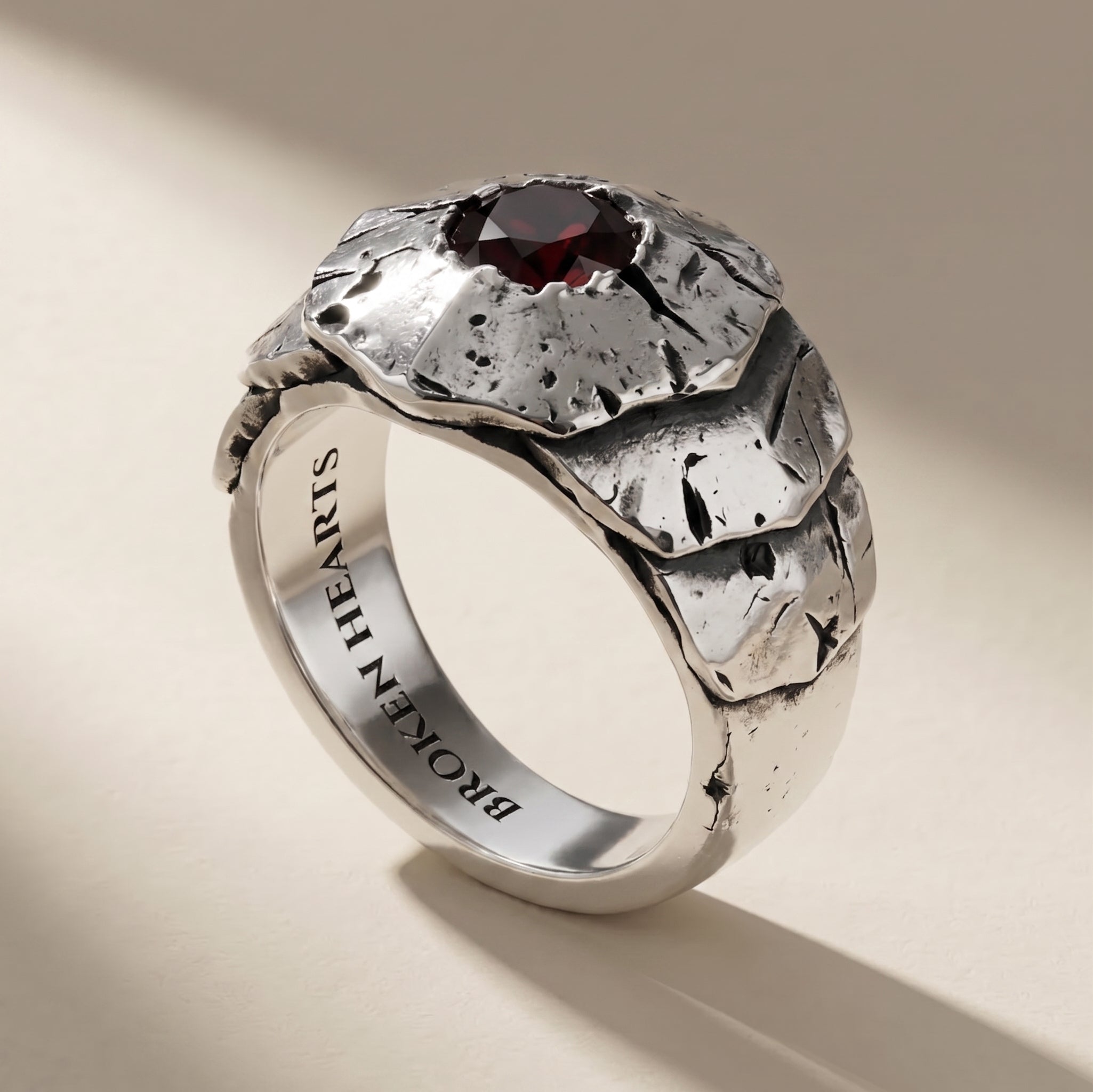 SCUTUM SANGUINIS ring in volcanic-oxidized 925 silver with red stones, handcrafted in Italy for you - Broken Hearts