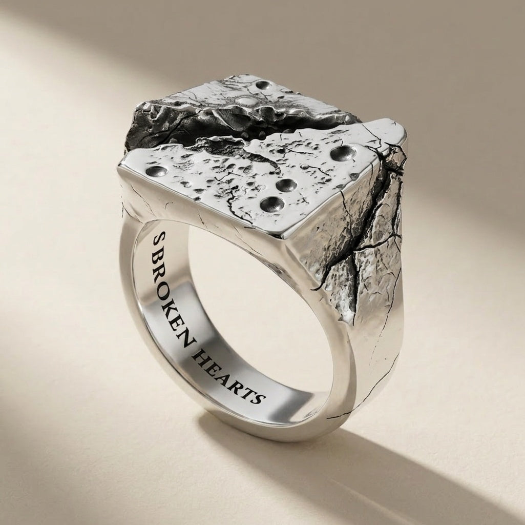 FRACTURA ring in volcanic-oxidized 925 silver, handcrafted in Italy for you - Broken Hearts